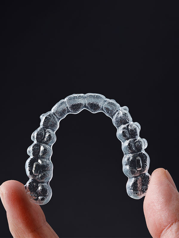 Allineatori dentali trasparenti